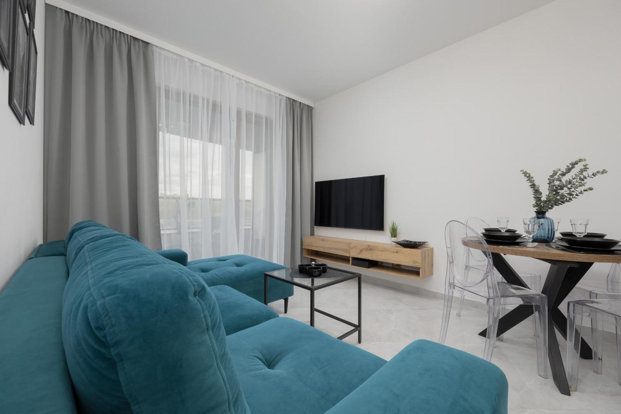 Apartment With Balcony & Parking In Warsaw By Noclegi Renters Exterior photo